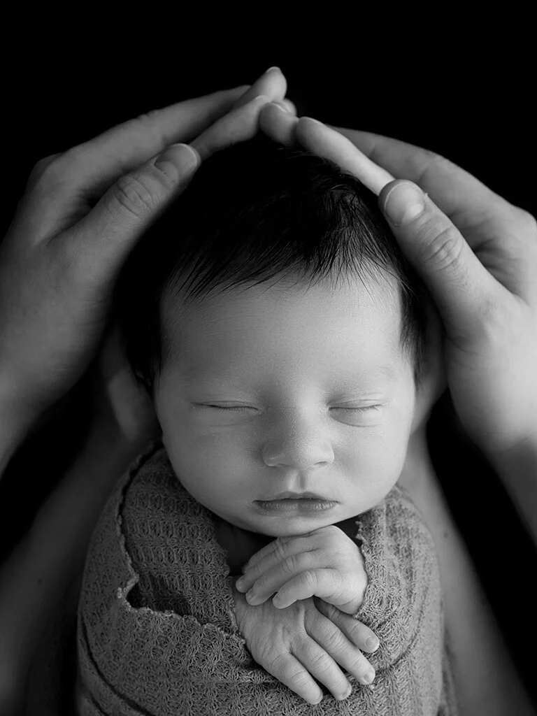 calgary-newborn-photographer.jpg