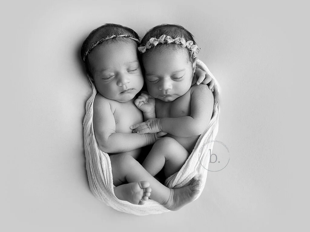 twin newborn photography.jpg