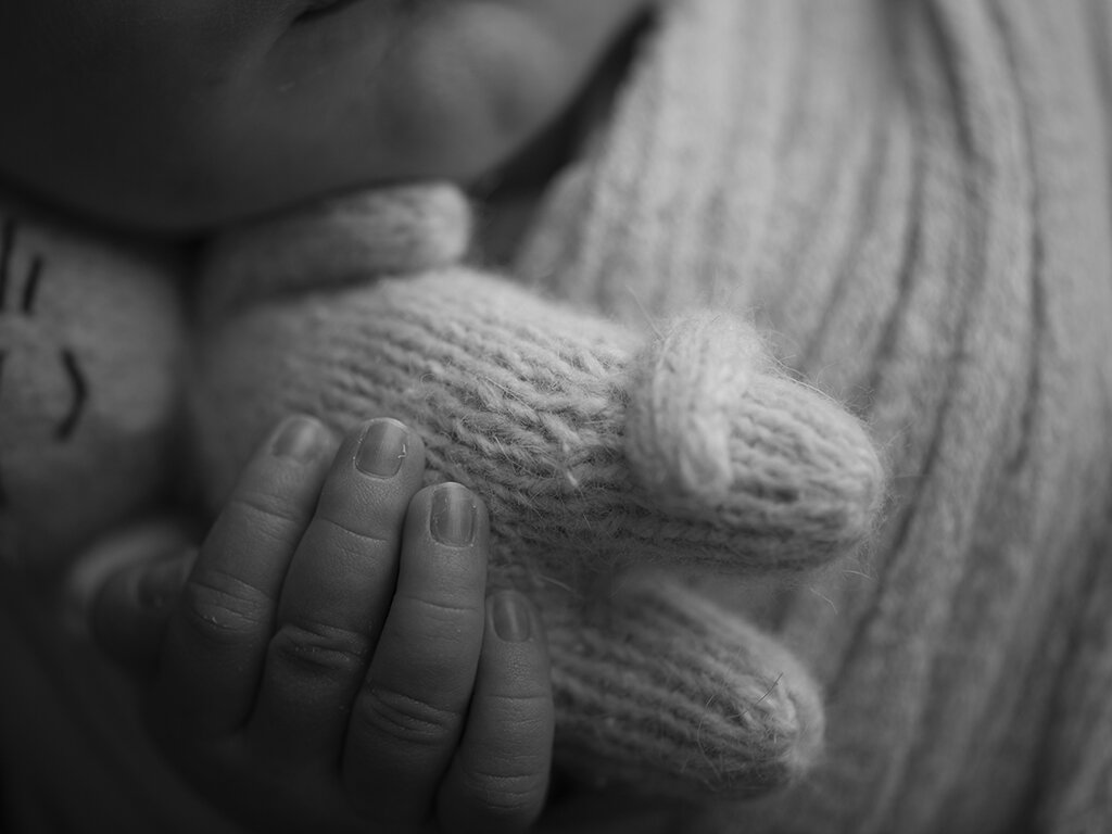 detail shots from a newborn session.jpg