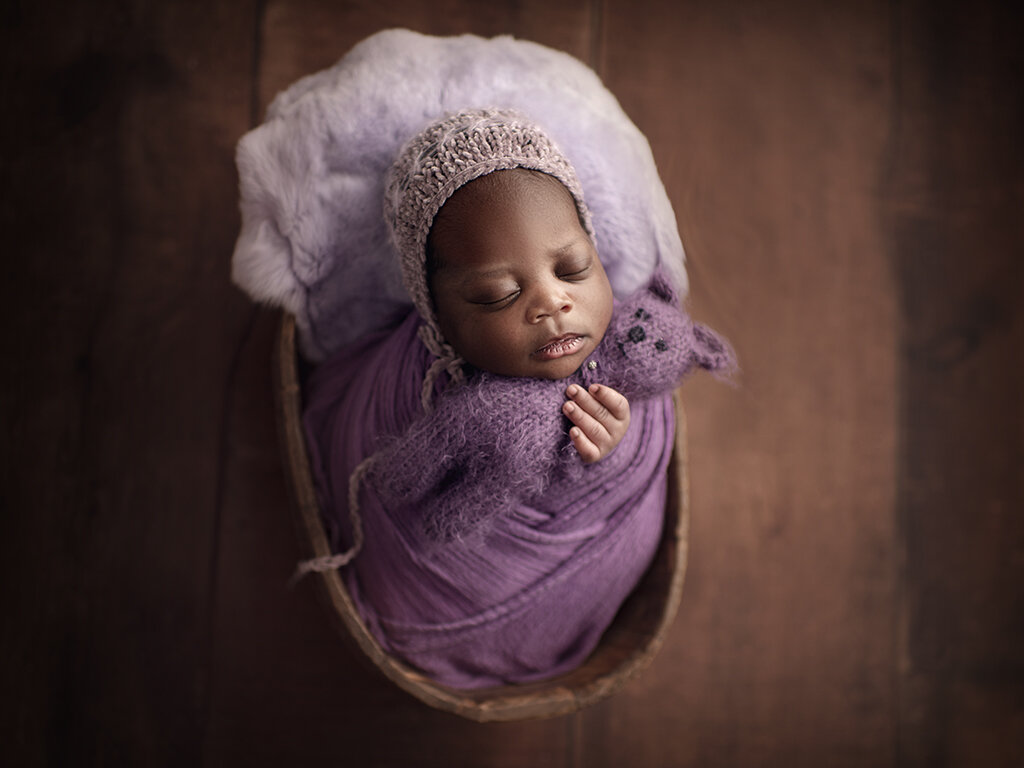 calgary newborn photographer.jpg