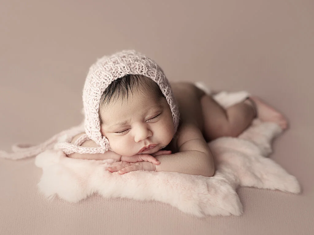 newborn photographer.jpg