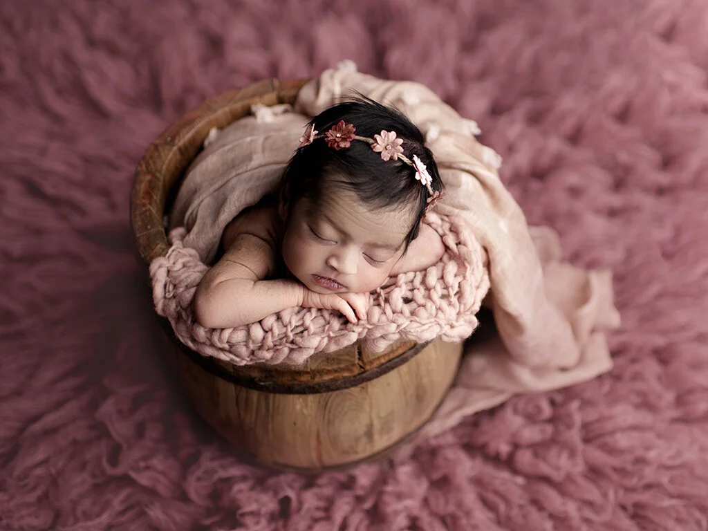 calgary newborn photographer.jpg