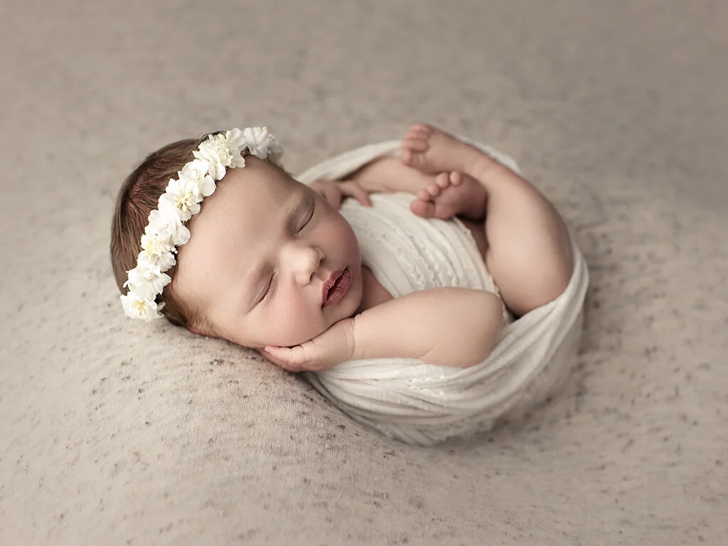 professional newborn photographer calgary.jpg