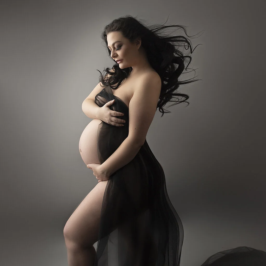 maternity photographer.jpg