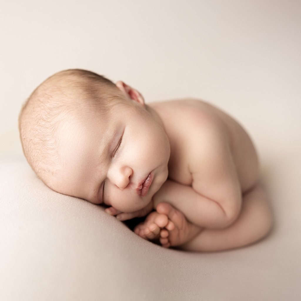 taco pose calgary newborn photographer.jpg