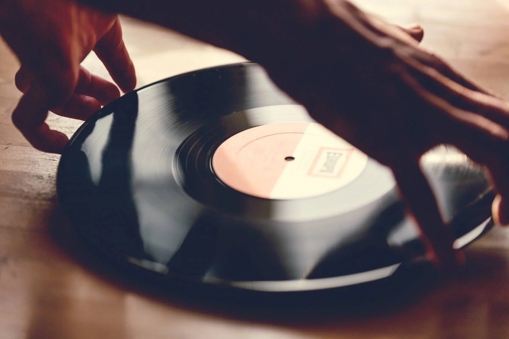 my_vinyl_love_still_07-1760x1173-q70.jpg