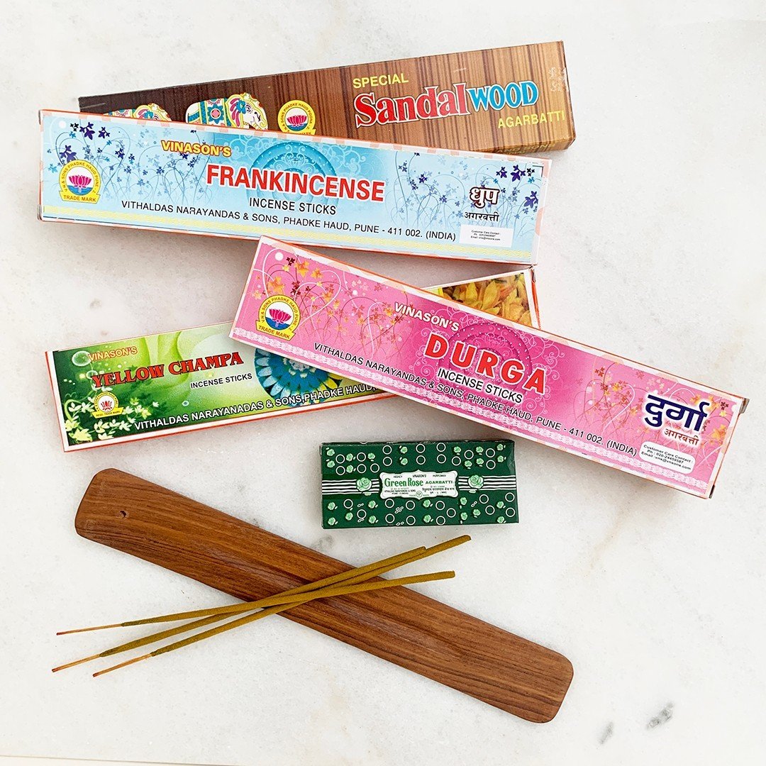 Looking for a way to up-level your aromatherapy game? Our incense is hand-rolled in Pune, Maharastra, India where our founder, Kara Aubin, spends time with her teacher, Dr. Lad. The company has been hand-rolling incense onsite since 1883.

𝐆𝐫𝐞𝐞𝐧