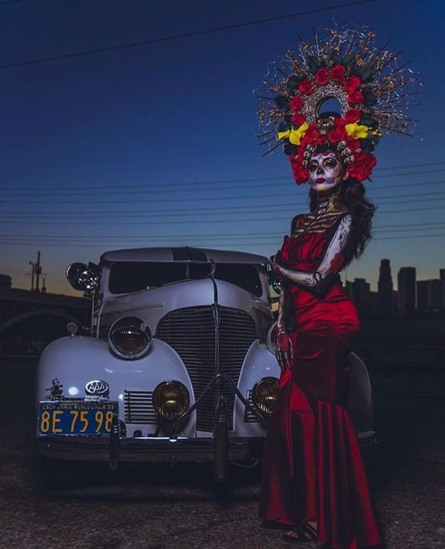 We are thrilled to have Gus Mejia's bring his stunning Dia de los Muertos prints to the Roundup. @gu5_09. ⁠
Inquiries: gzmejia38@gmail.com #sonyimages#sonyportraits#pursuitofportraits#diadelosmuertosart#diadelosmuertosphotography#Carshow#classicbombs