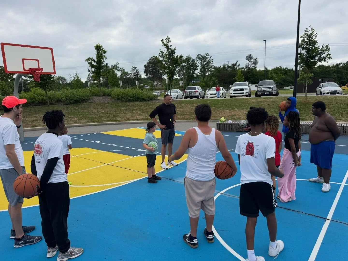 🏀 Hoops with Friends was back at Mill Ridge Park! 🏀

Coach Kevin returned to the court for a fun-filled practice with kids from the Mill Ridge Park community&mdash;all ages, skill levels, and experiences welcome.

From drills and games to prizes an