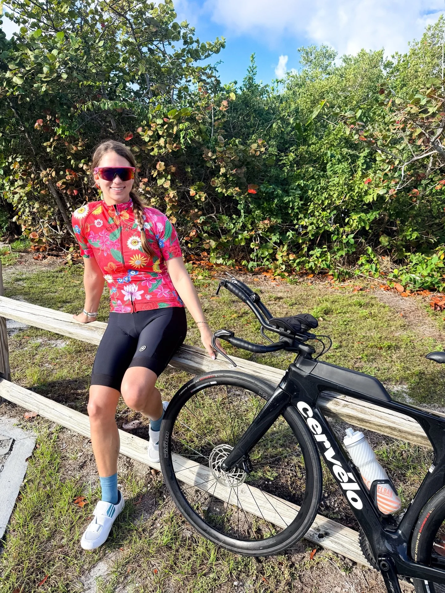 Triathlon training is well underway 🏃🏼&zwj;♀️🚴&zwj;♀️🏊&zwj;♀️ 

Between swims, rides, and runs our gear gets put to work&hellip; so we keep our helmets and saddles sanitized with @gtechniqbike Tri-Clean ✨ killing 99.9% of bacteria to keep everyth