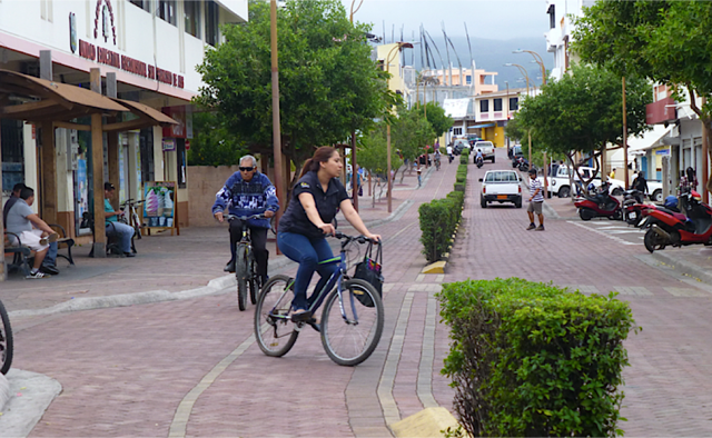 Bicycle lane, Puerto Ayora