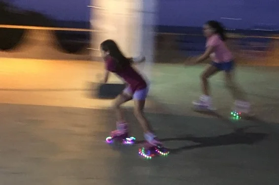 Skating down the reduced-speed Avenue Charles Darwin, Puerto Ayora