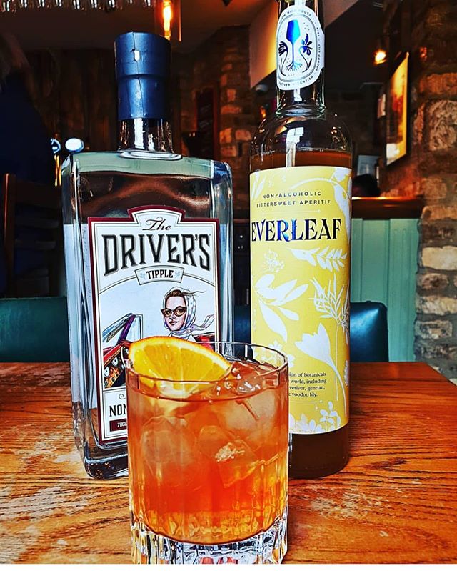 Tipplers! We think we&rsquo;re in love!...❤️ Presenting &lsquo;Lovers Tipple&rsquo; the latest creation by our good friends @woodstockarms perfect for the designated driver&rsquo;s tonight, and what a glorious pairing with all the juniper flavour of 