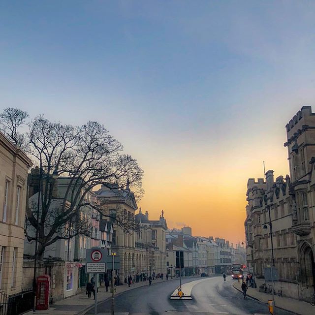 A little Monday motivation to take some inspiration from the outdoors! We are very fortunate to be surrounded by stunning scenery in Oxford, this marvellous photograph came via @weloveoxford and, indeed we do love Oxford!
.
.
.
#weloveoxford #visitox