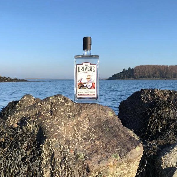 Best served on the rocks! 😉 If like us you like the sophisticated flavour of a classic G&amp;T, but minus the alcohol, serve The Driver&rsquo;s Tipple simply over ice, a slice of lemon or lime, and a dash of your favourite tonic. Cheers! .
.
.
#tipp