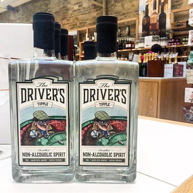 All lined up looking smart and proud on the shelves @blenheimpalace Shop, part of their fine, artisan and local produce offerings!
.
.
.
#thedriverstipple #nonalcoholic #distilledspirits #distilled #supportlocal #craftdrinks #designateddriver #nondri