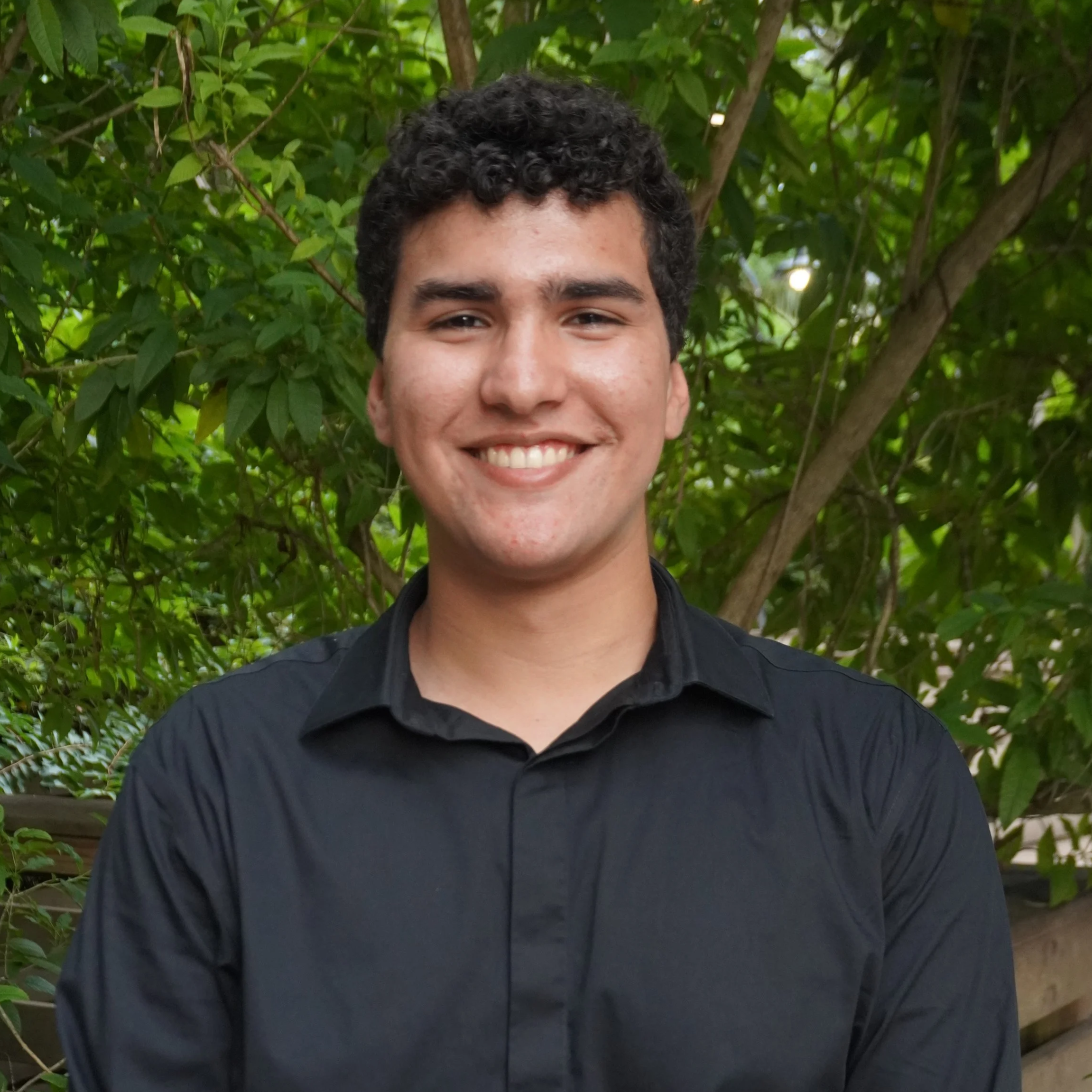 Elyes%2BB..png