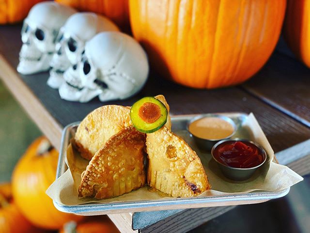 ☠️ Halloweenie special! ☠️
.
.
Sweeney Todd&rsquo;s Meat Pies!
2 cheeseburger hand pies (empanadas) with C&amp;P Sauce and ketchup. $10.50 👻