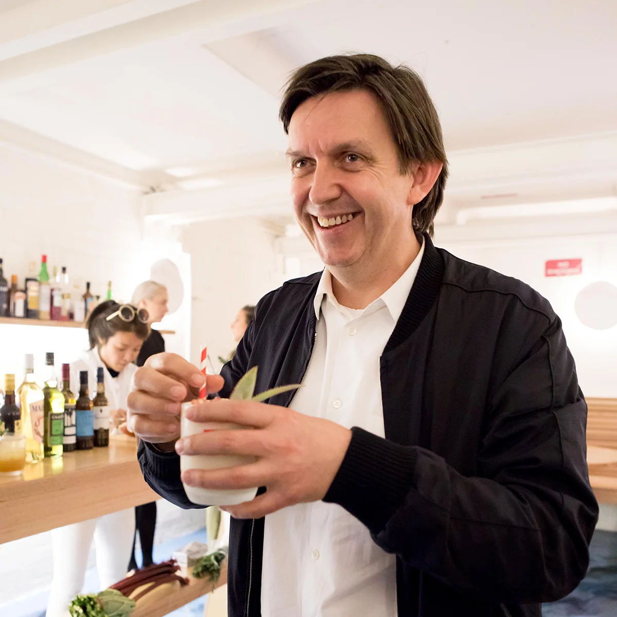 Andrew McConnell “It is fantastic to work with an innovative Victorian company focused on locally sourced water and ingredients. The flavoured sodas are great - using fresh, seasonal fruit and botanicals - and particularly appreciate the lower sugar levels. Above all, the decision to use CAPI was based on the quality of the water and mixers. They’re delicious to drink!”
