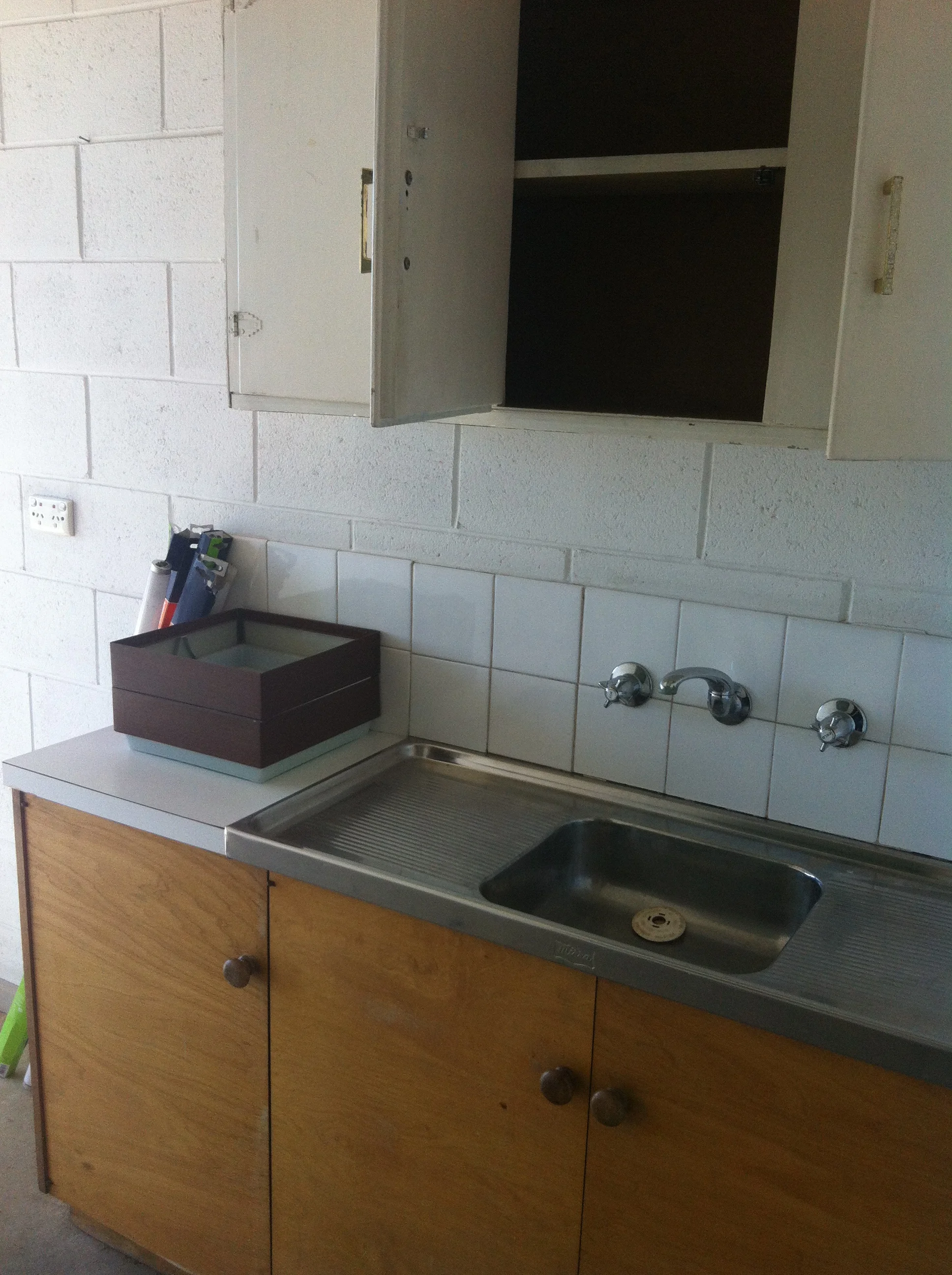 Kitchen 2.JPG