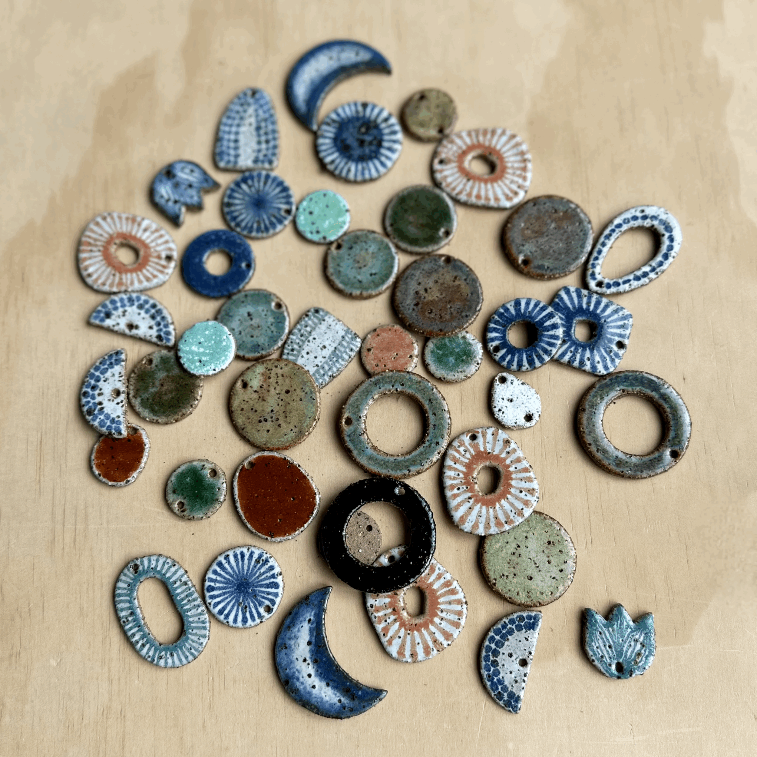 Pack of 40 Seconds Mixed Earring, Stud and Brooch Pieces - Brown Clay (NEED SANDING)