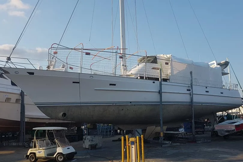 VESSEL SUPERSTRUCTURE ENCAPSULATION DURING
