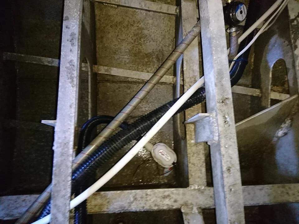 BILGE CLEAN & ANTI-CORROSIVE COATING BEFORE