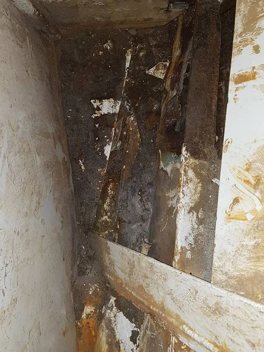 CHAIN LOCKER CLEAN BEFORE