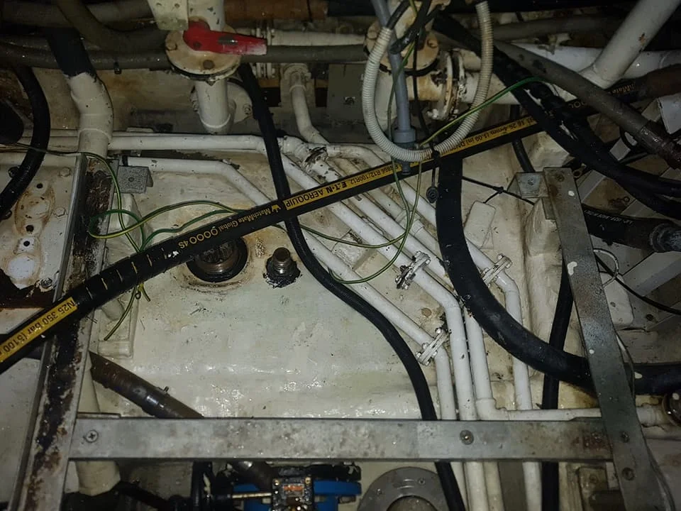 ENGINE ROOM BILGE CLEAN & REFINISH BEFORE