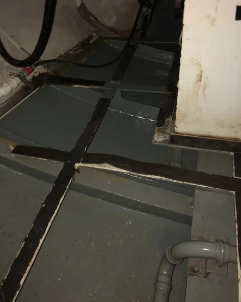 ENGINE ROOM LAZARET BILGE CLEAN & REFINISH AFTER