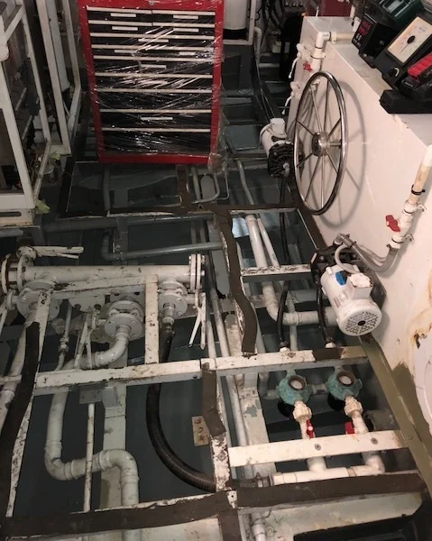 ENGINE ROOM LAZARET BILGE CLEAN & REFINISH AFTER
