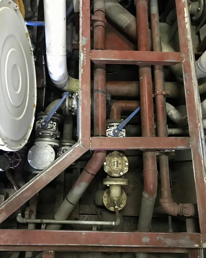 ENGINE ROOM BILGE REFINISH BEFORE
