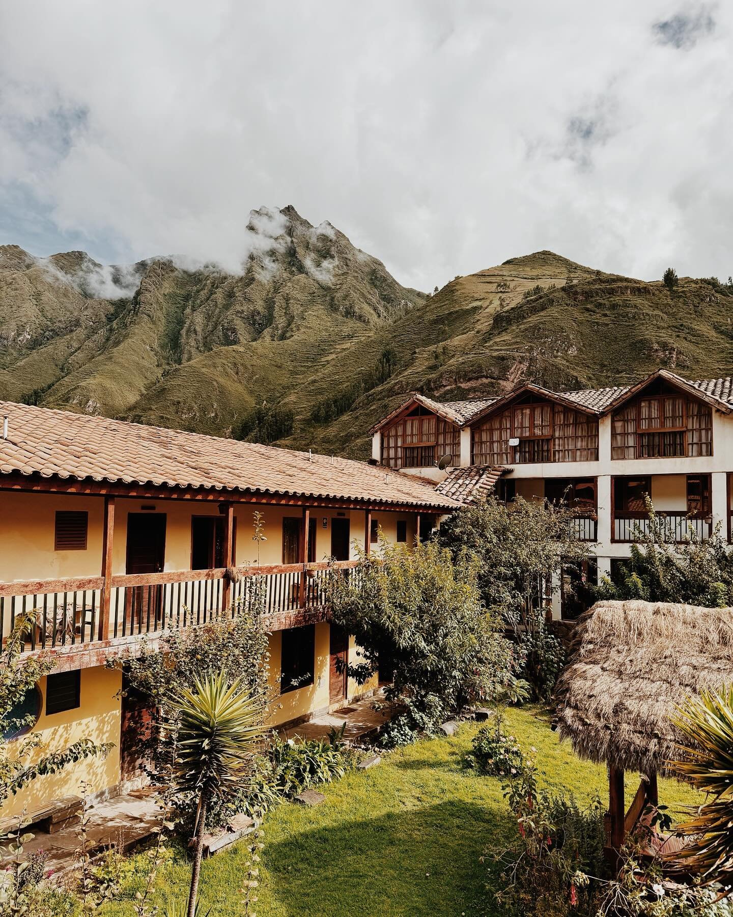 The harmonious integration of indoor &amp; outdoor living of our hacienda in Pisac. Having the mountains anchoring these ancient towns brings a palpable energy that impacts all aspects of life here. 

#sustainabledesign #sustainablelifestyle #sustain