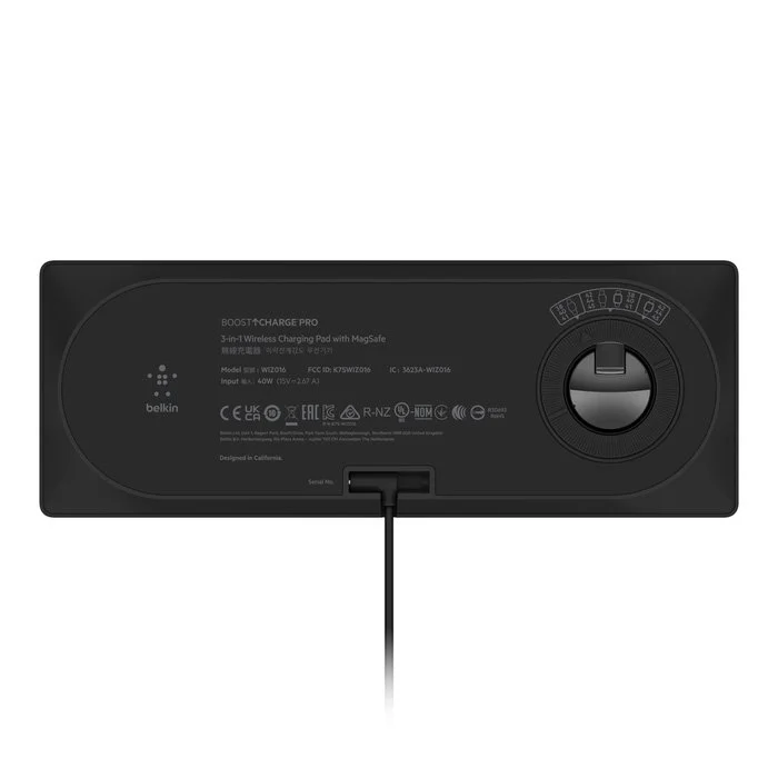 178d9f21bd21bcee_WIZ016-BLK_BoostChargePro_3in1WirlessChargingPad_WMagSafe_Bottom_WEB copy.jpg