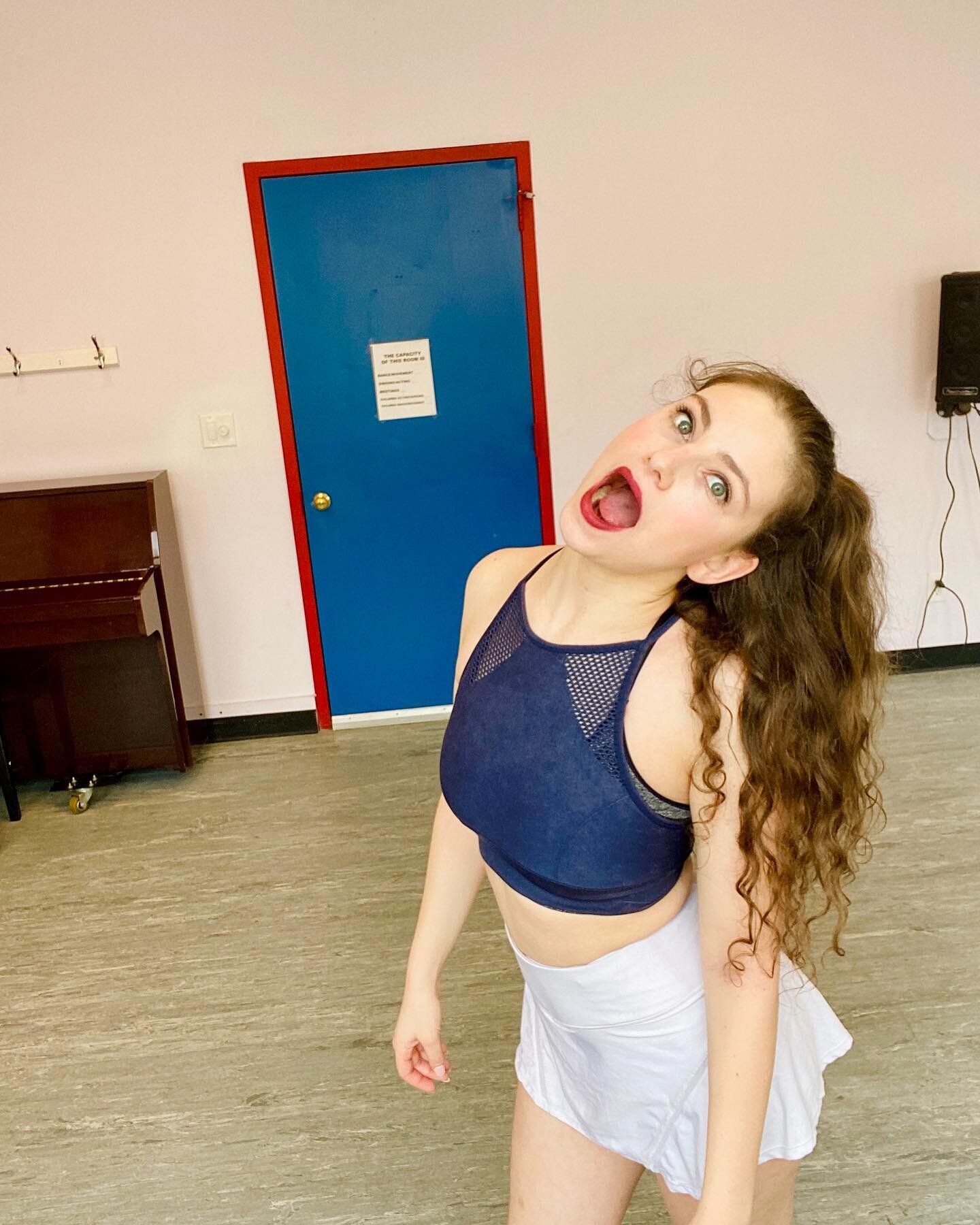 the face of lumbar spondylosis (also comphet)
.
.
.
.
.
.
.
.
.
.
#actor #singer #dancer #comphet #backpain #nyc #nycdancer #musicaltheatre