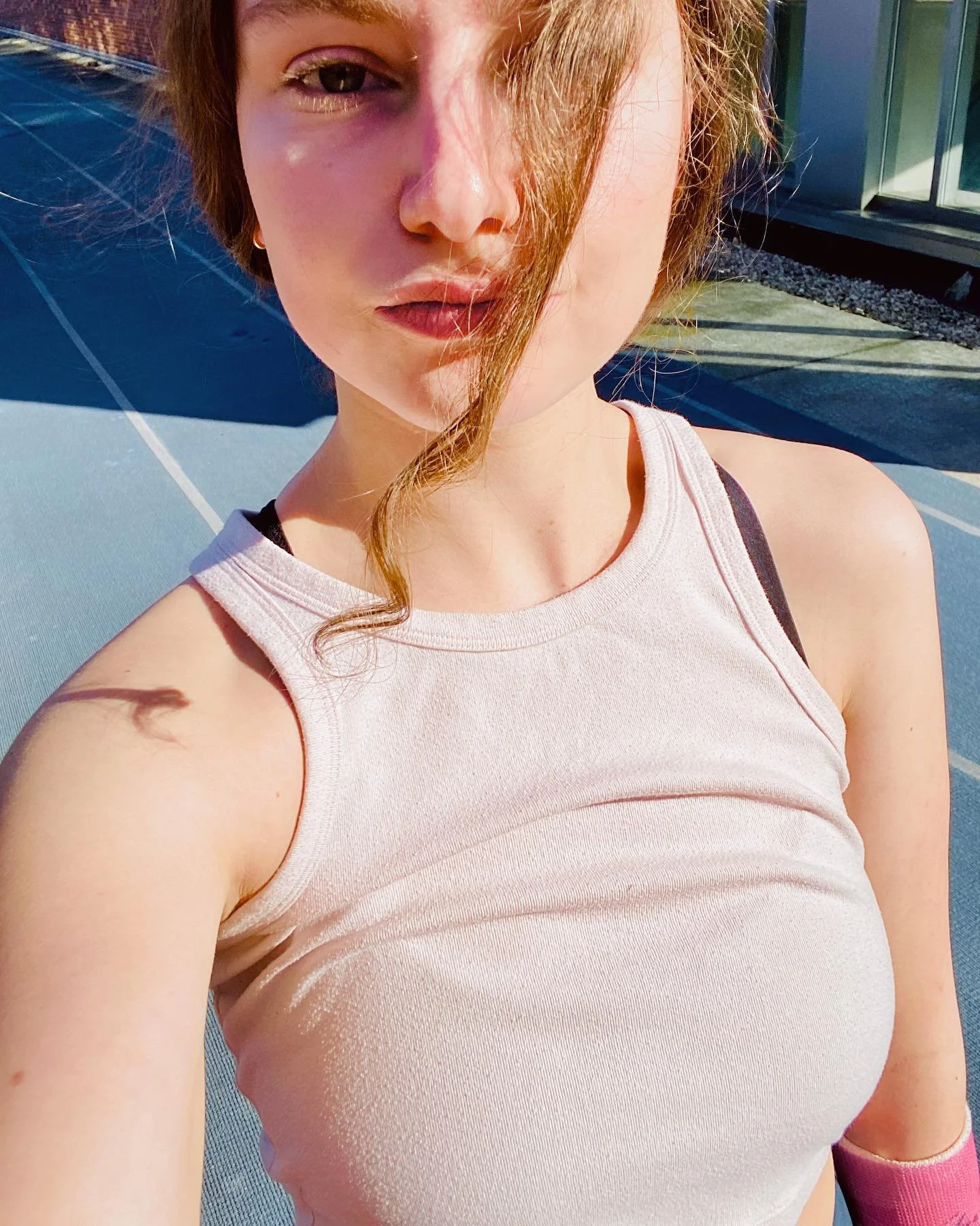 curlie girlie 👩&zwj;❤️&zwj;💋&zwj;👩