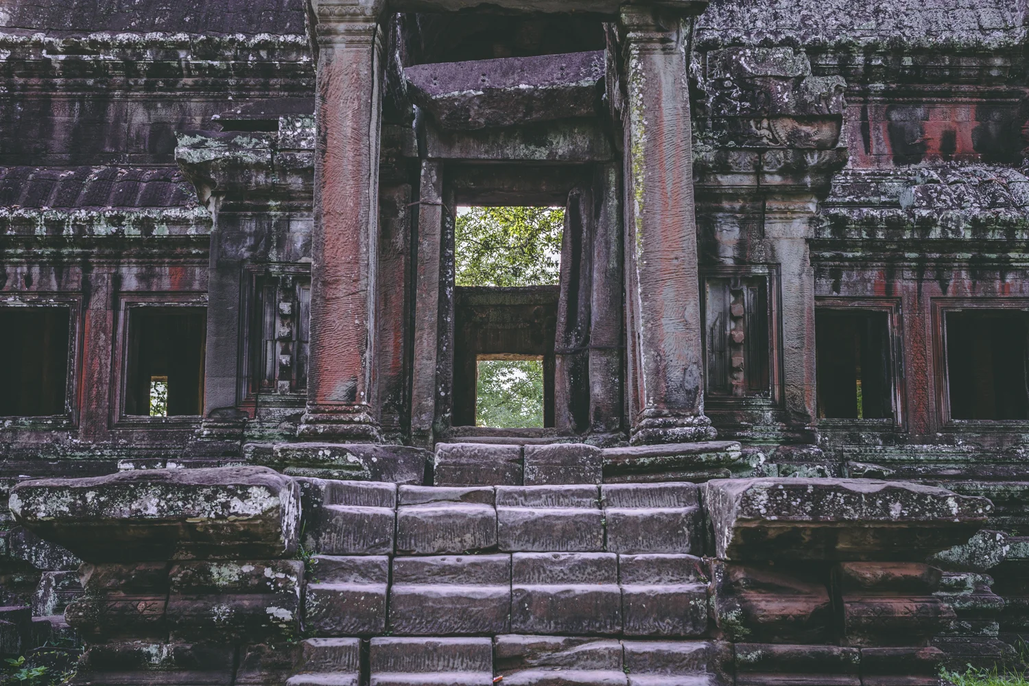   2014  Cambodia Ancient Ruins, Angkor Wat Canon 6D, 50mm 1.2L 