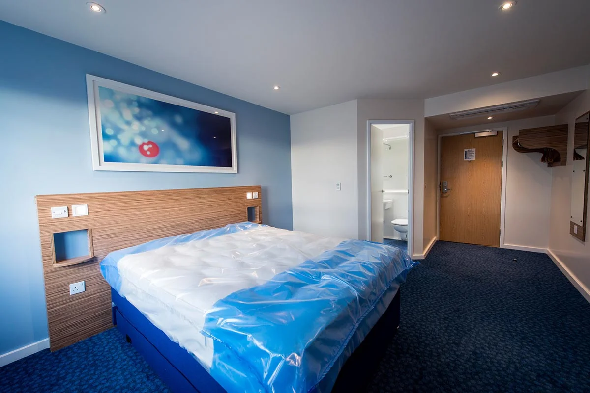 Travelodge hotel Weston-Super-Mare bedroom