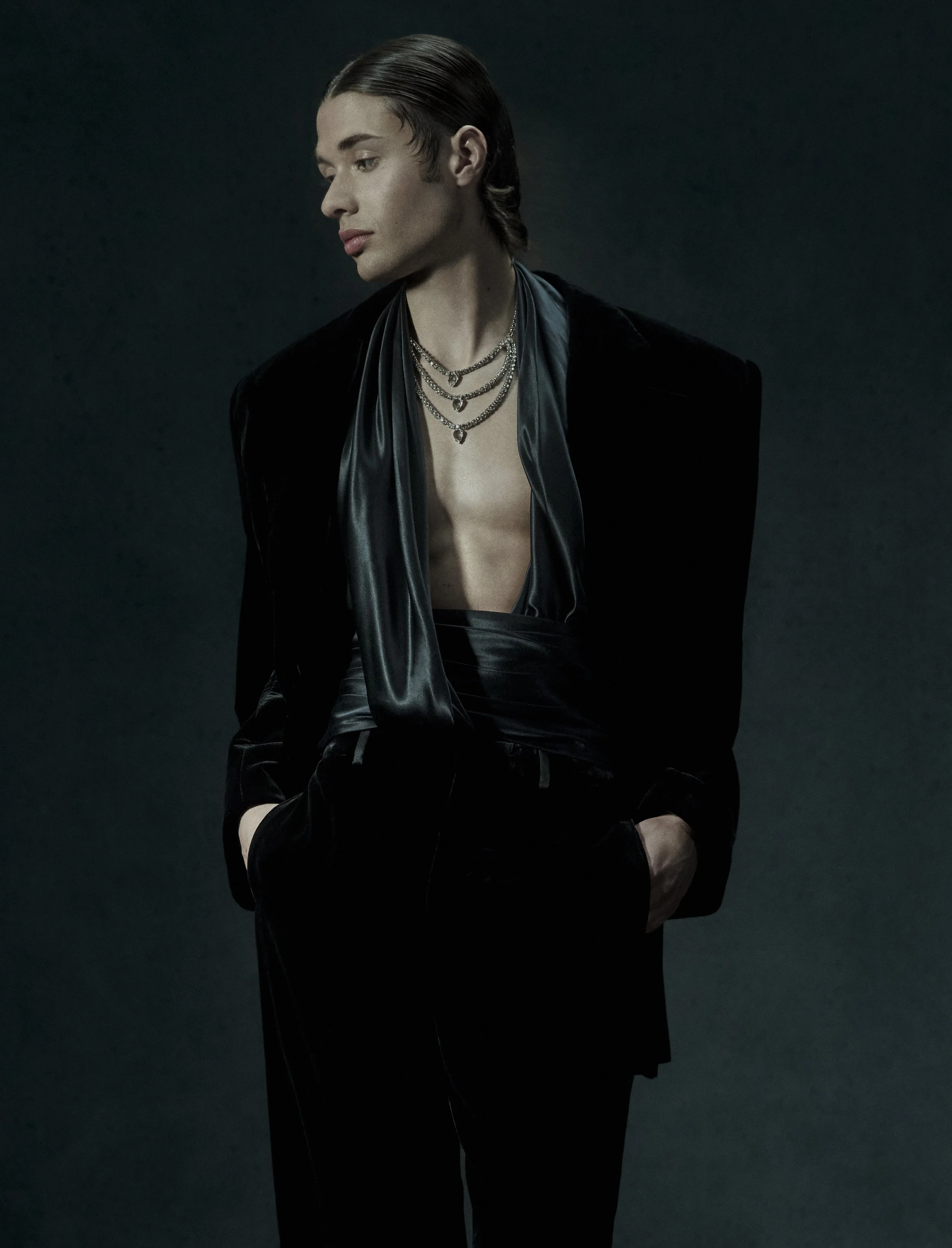 2025.04.02_SACHA_PHILLIPS_COSMO_S05_1629.jpeg
