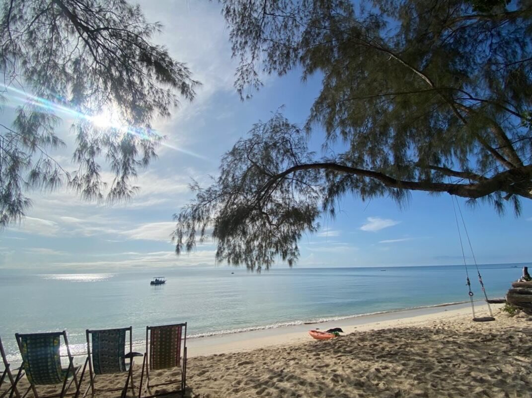 💙 perfect week ahead #kinondokwetu #homeawayfromhome #barefootluxury #luxurytravel #sustainbletravel #travelwithapurpose #kenya #galubeach #dianibeach