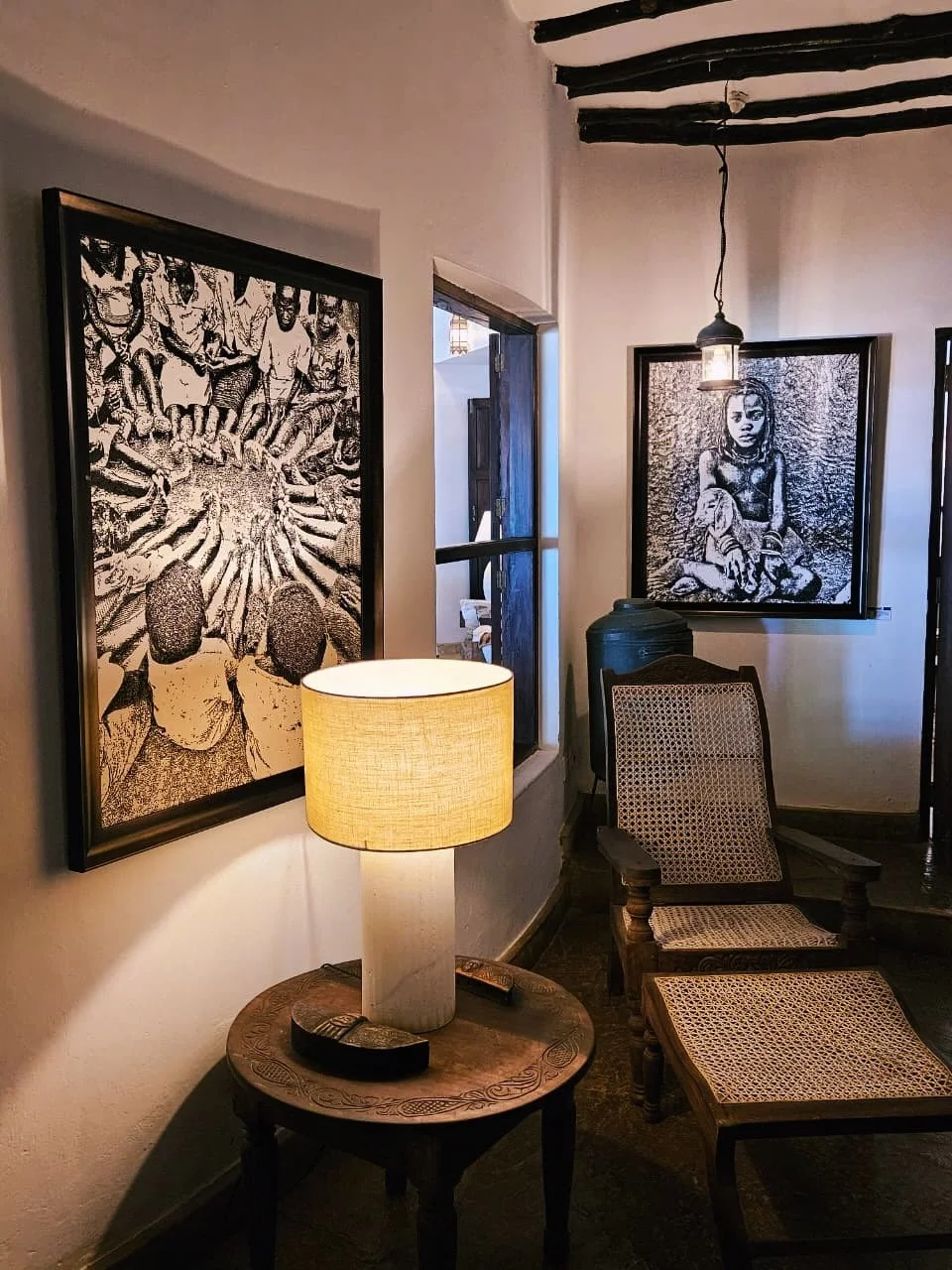 &bull;EXHIBITION PREP at KINONDO KWETU&bull; in collab with @almasi.art.agency 9/12-1/3

AAA is excited to work with @kinondokwetu on a festive period &rdquo;Black and White&rdquo; exhibition that includes two artists: AlexisDe Vilar and Kamau Kariuk