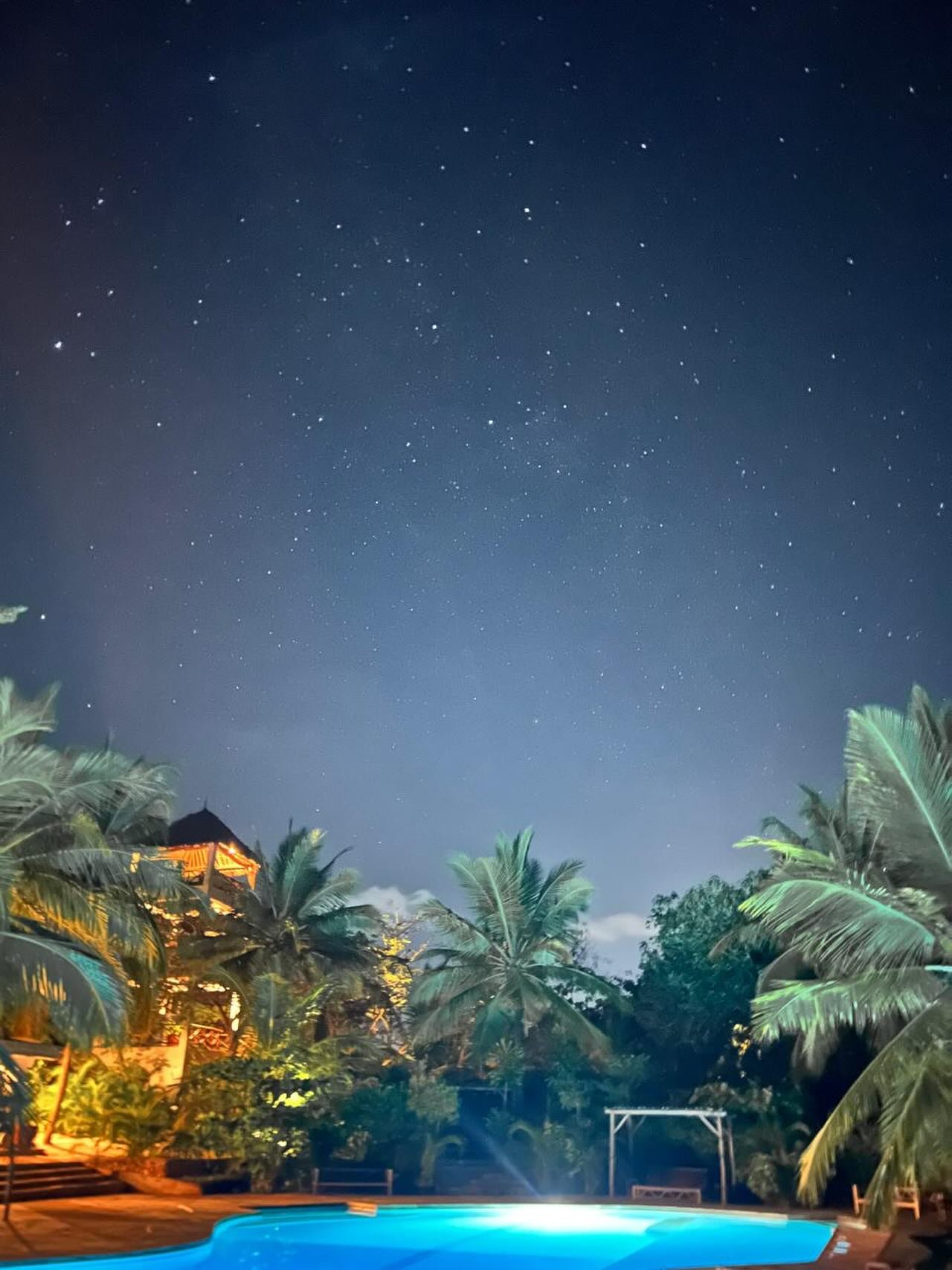 💙starry night #kinondokwetu #barefootluxury #kenya #homeawayhome #dianibeach #galubeach #travelwithapurpose