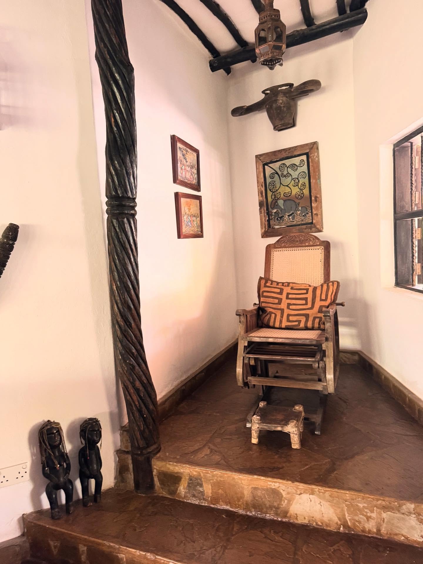 💙 favorite little corners #kinondokwetu #barefootluxury #beachlife #kenya #galubeach #dianibeach #homeawayfromhome #beachlodge #bushandbeach