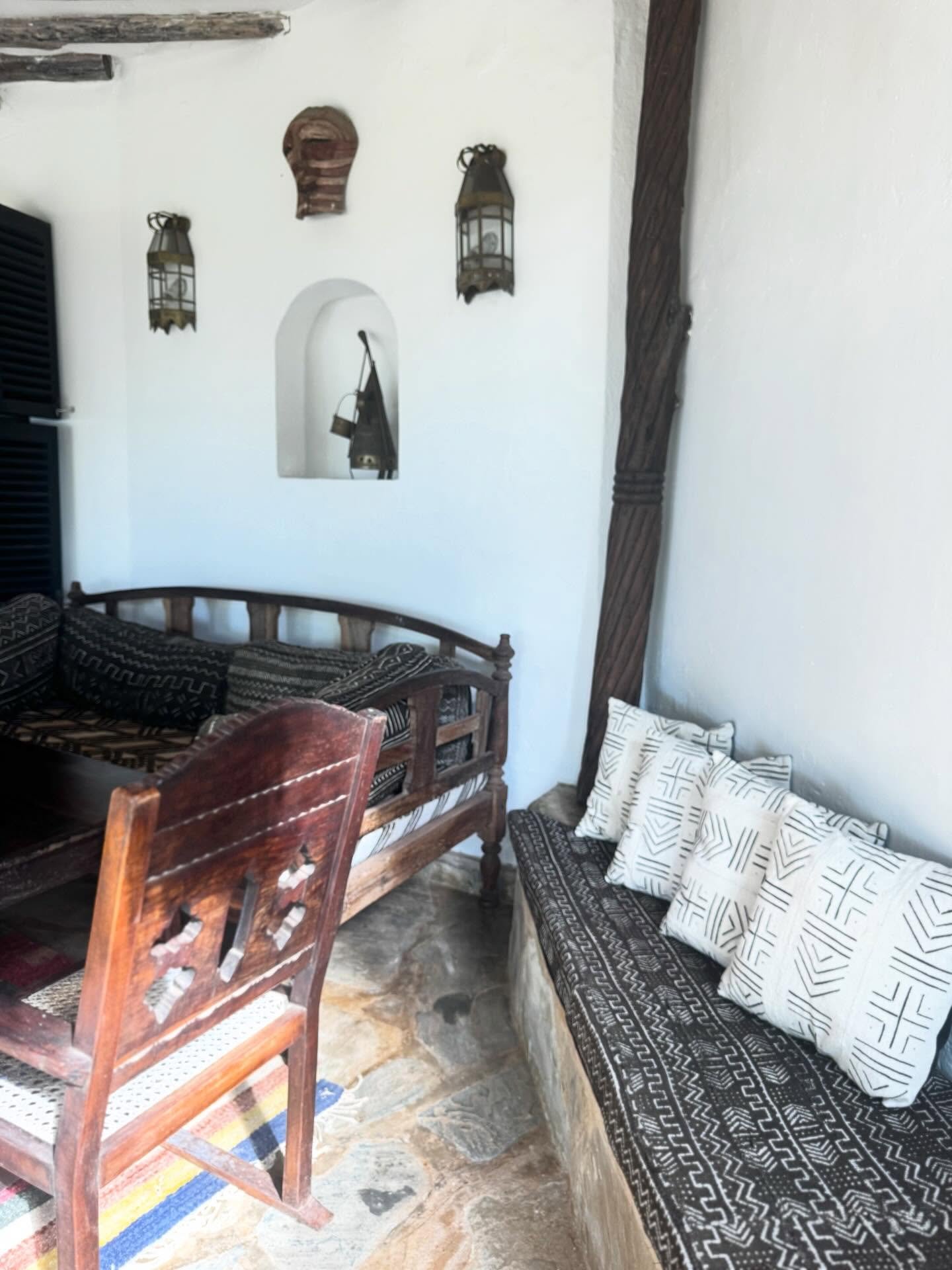 💙 little corners #kinondokwetu #barefootluxury #homeawayhome #kenya #beachlodge