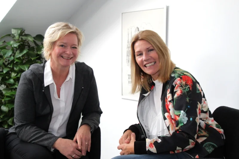 Grundarna Anna-Klara Larsson och Caroline Spännar