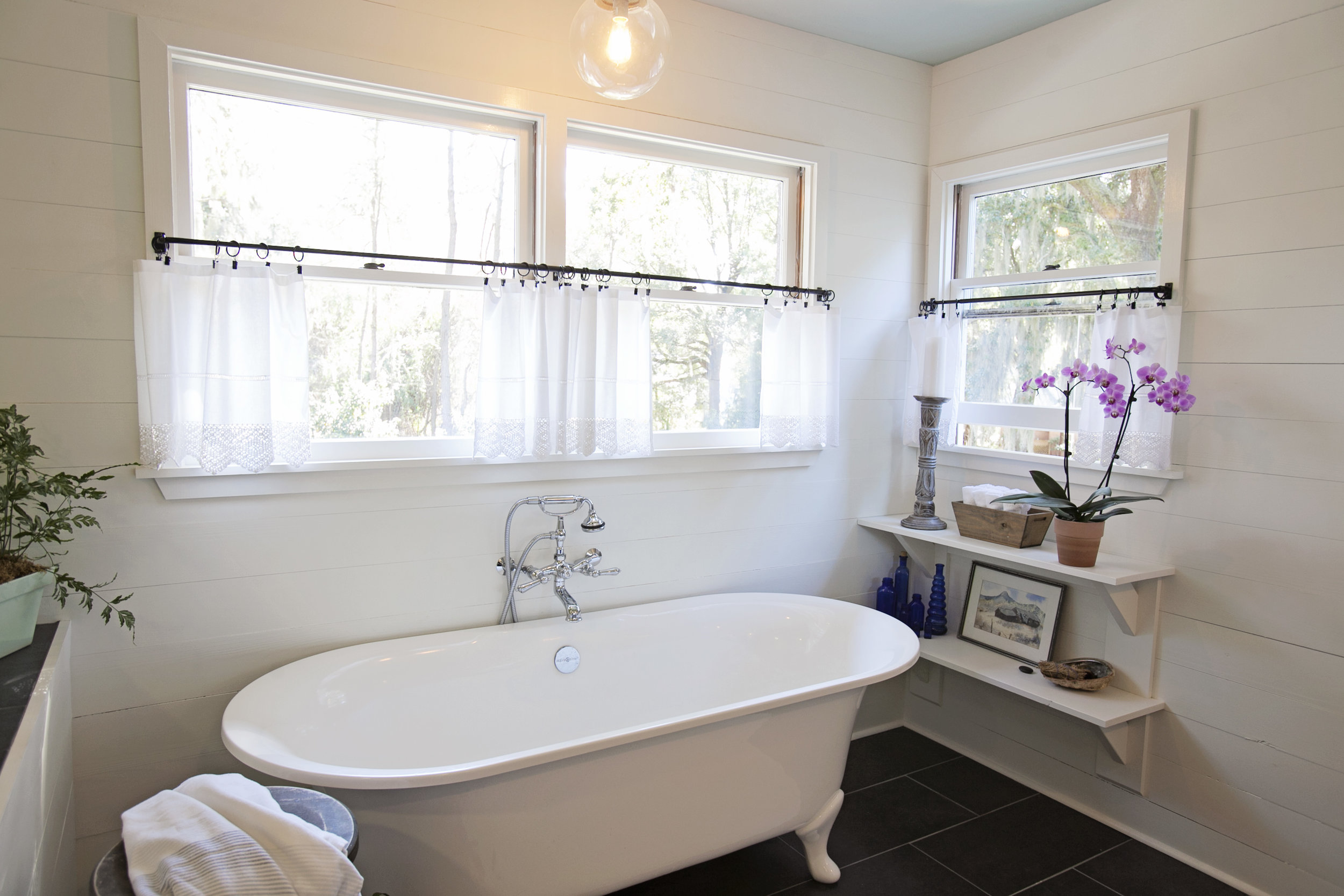 MODERN FARMHOUSE BATH