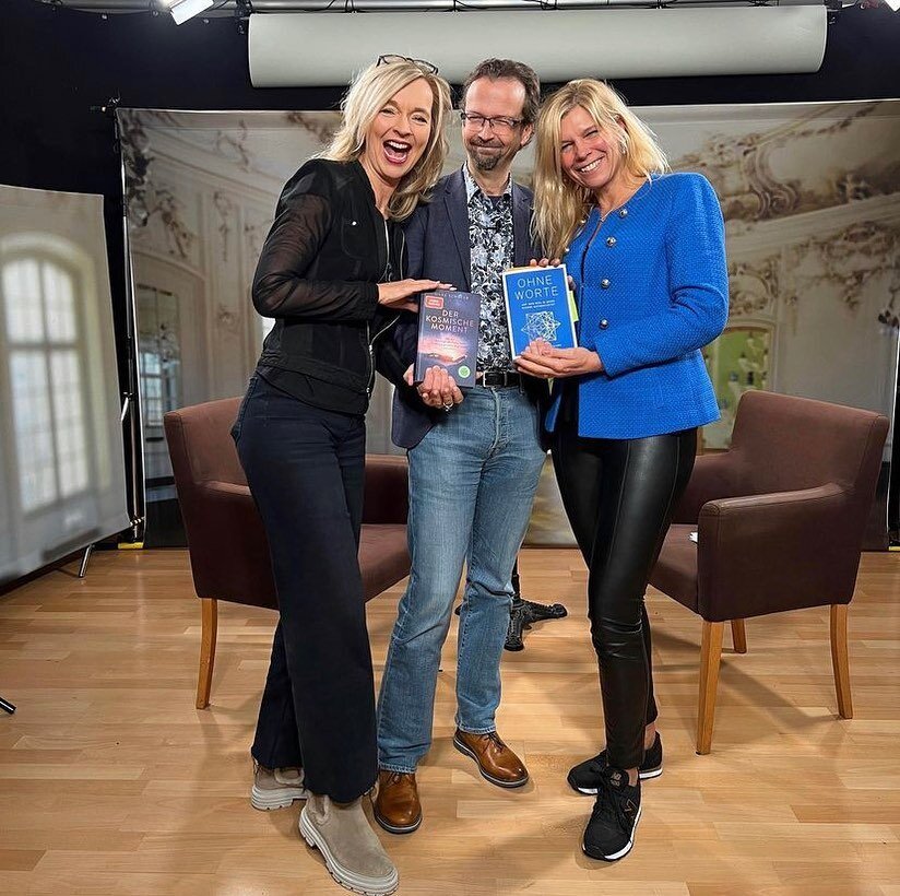 Team Christiane on Tour 🚙💨🙌🏼

Diese Woche waren Teil des Teams (Christiane und Amrei) bei einem ganz besonderen Termin: in M&uuml;nchen zu Gast bei @mysticatv ! 🤩

Wir durften ein ganz wunderbares Interview mit @thomasschmelzer.de aufnehmen und 