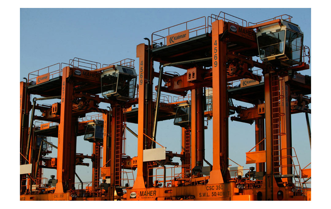 Business, Industry, Work, Economy, Labor, Machines, Transportation, Capitalism, Photography by Samuel Stuart Hollenshead