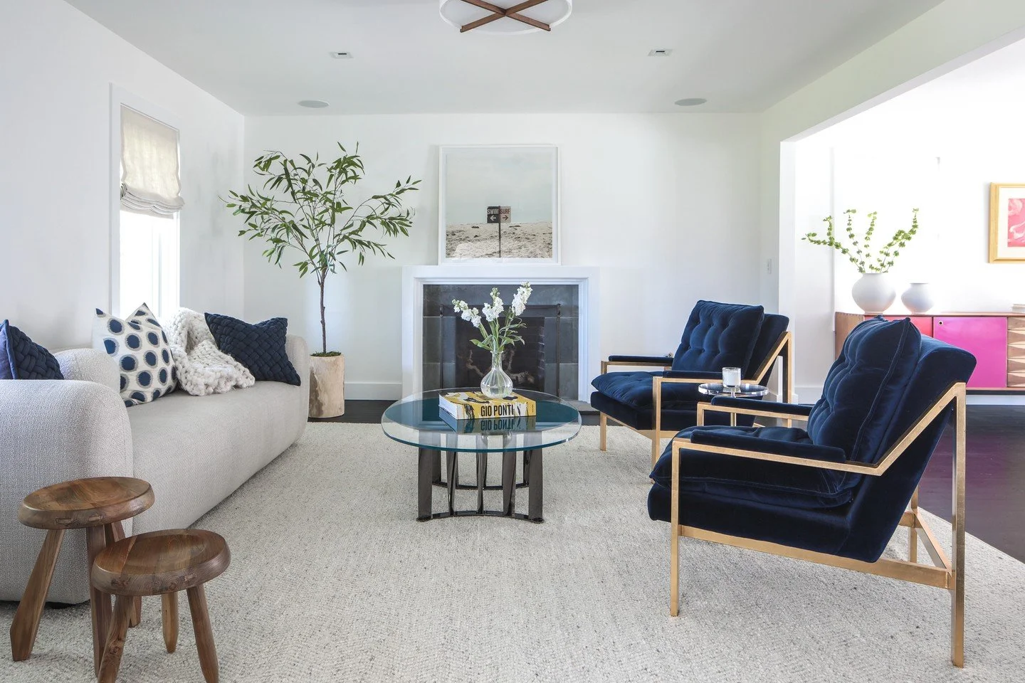 Soft textures, bold patterns, and a touch of nature 🌿✨ Designing spaces that feel as cozy as they look. #InteriorInspo #ModernComfort⁠
⁠
📷 :@strifflerphoto_interiors