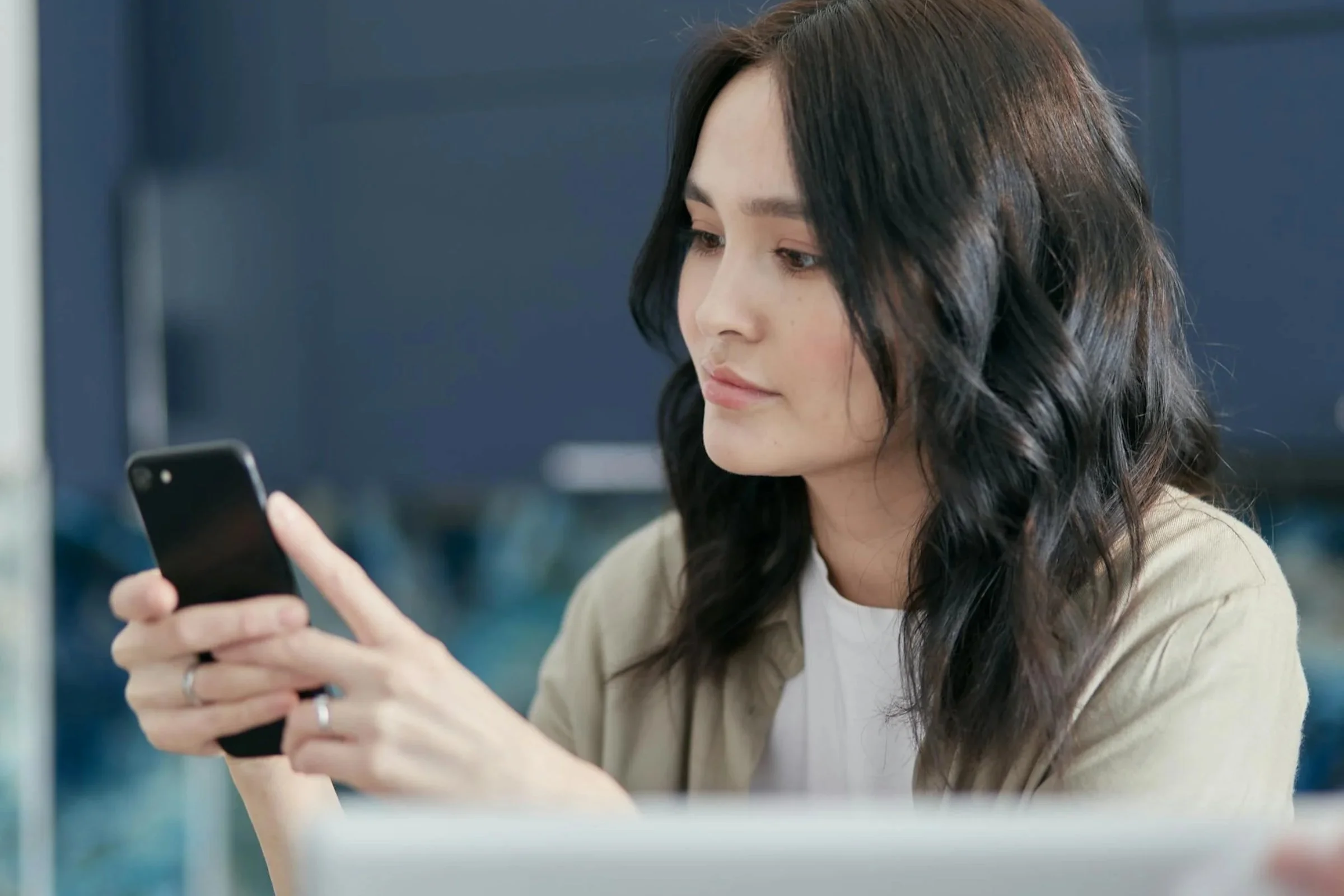 How to Use Your LinkedIn Posts to Drive More Email Subscribers (Without Feeling Salesy)